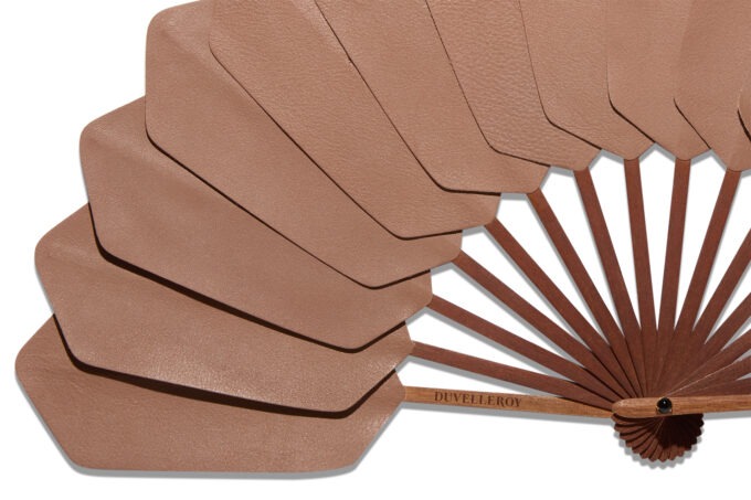 Éventail Palmettes Cuir Beige détail