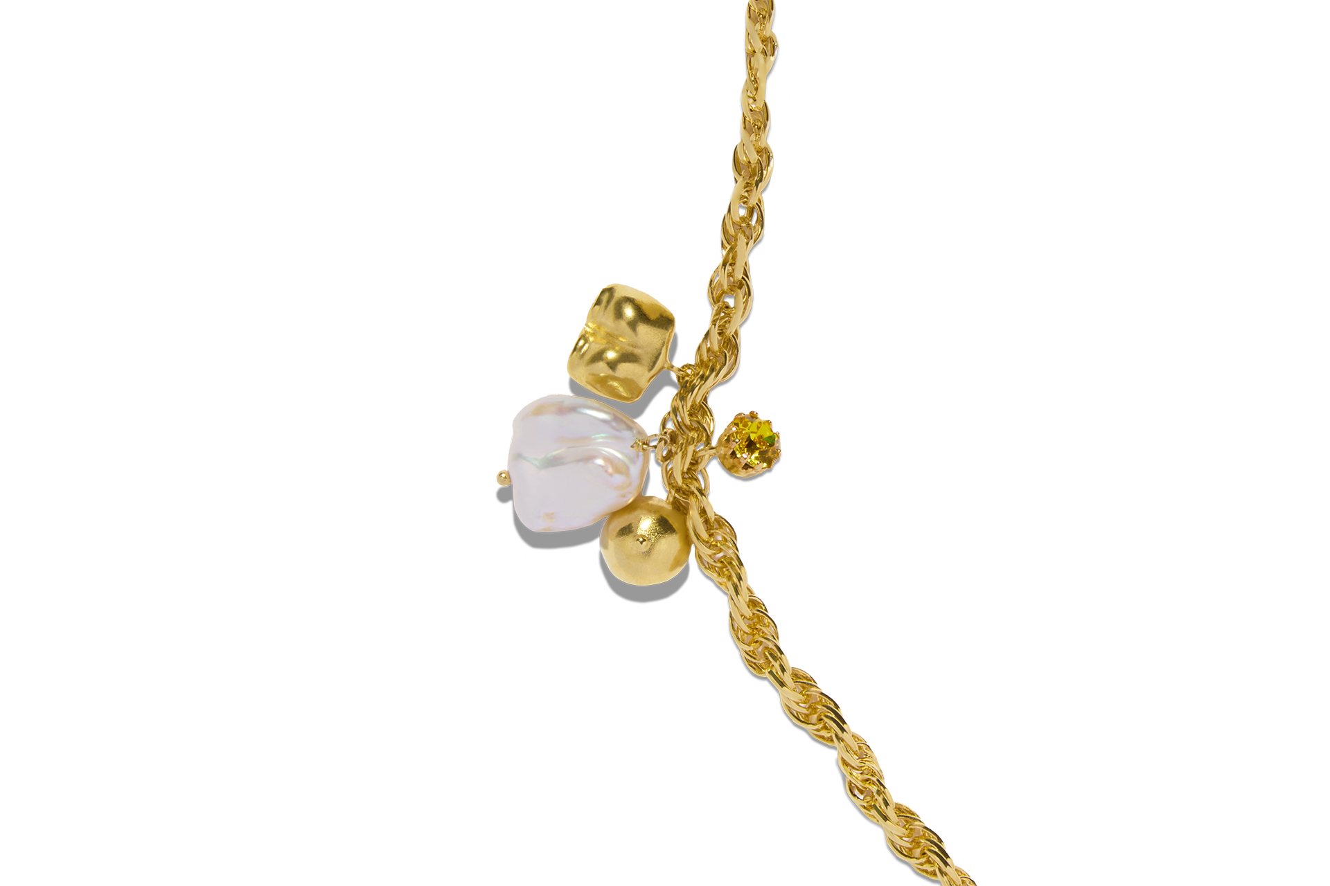 Bangla Begum x Duvelleroy Chaine Léa détouré web © Vasilisa Ganakova