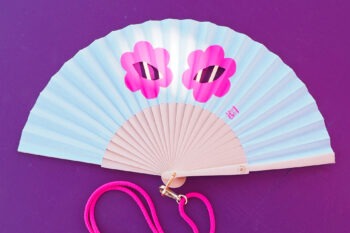 Eventail Uchronia Duvelleroy Masque fleur bleu ciel fond violet format fiche