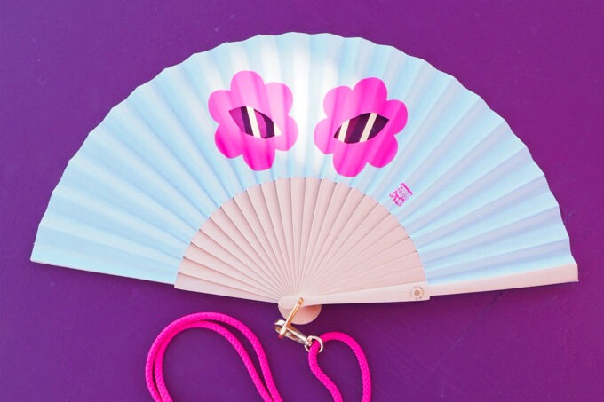 Eventail Uchronia Duvelleroy Masque fleur bleu ciel fond violet format fiche