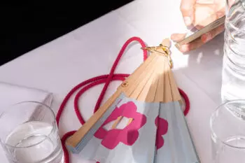 Eventail masque fleur uchronia porté format fiche Laurène Bouaziz