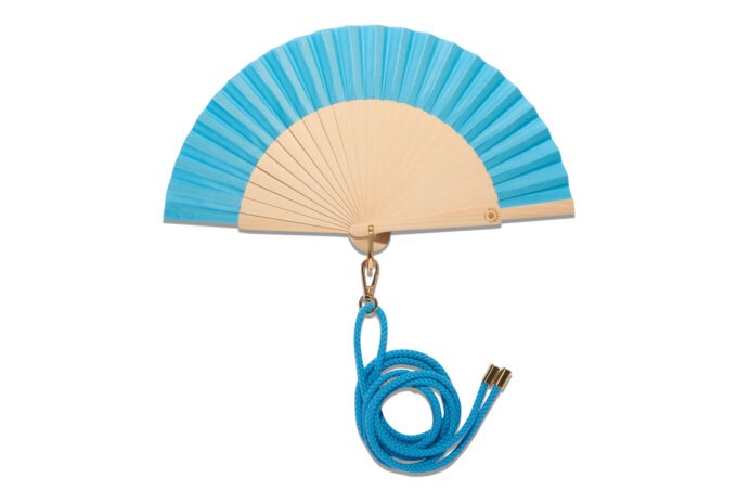 Eventail-Take-Away-Bleu-fond-blanc-web