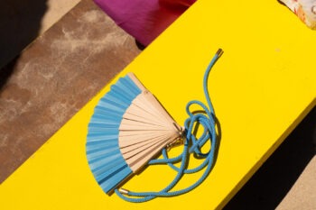 Eventail-Take-Away-Bleu-porte-format-fiche