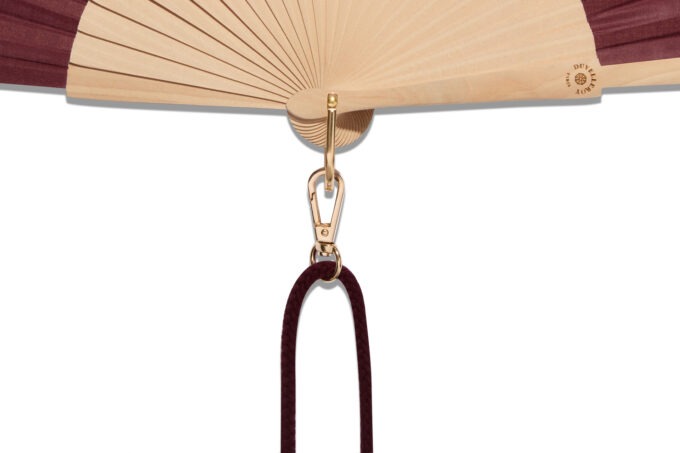Eventail-Take-Away-Bordeaux-detail-1-fond-blanc-web