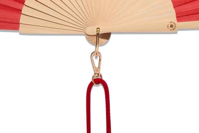 Eventail-Take-Away-Rouge-detail-1-fond-blanc-web-