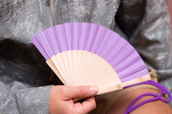 Eventail-Take-Away-lilas-porte-format-fiche