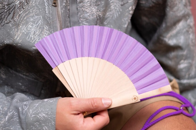 Eventail-Take-Away-lilas-porte-format-fiche