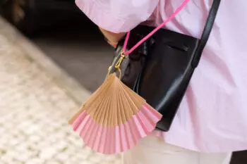 Eventail Take Away rose porté format fiche